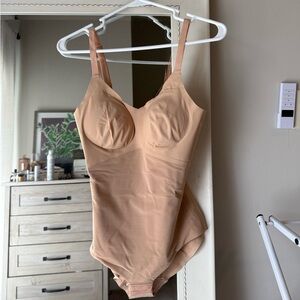 Honeylove LIFTWEAR CAMI BODYSUIT, Sand, Small